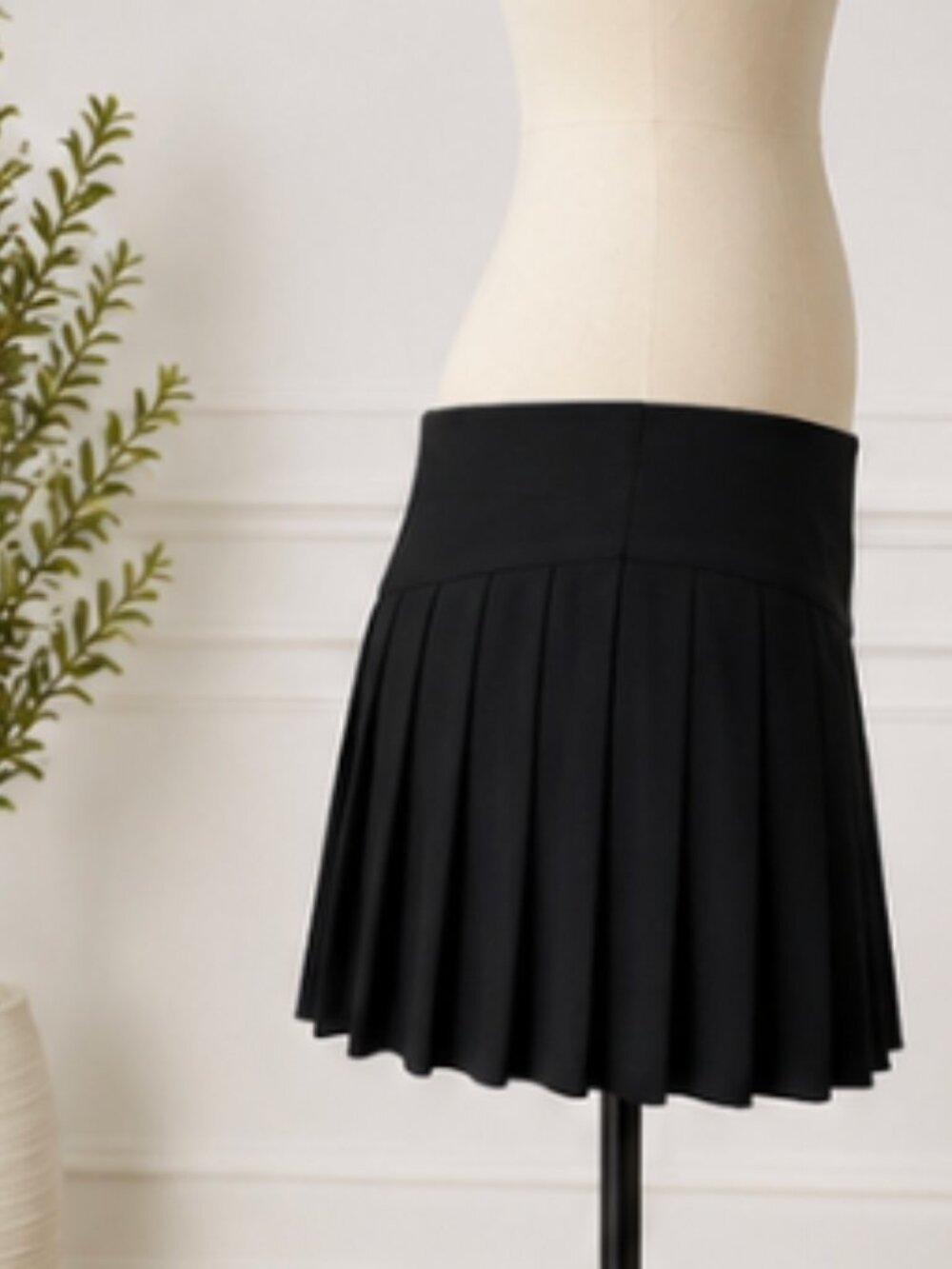 HALARA Breezeful High Waisted A-Line Pleated Skort w/Pocket Size L - Black NWT - Picture 3 of 8